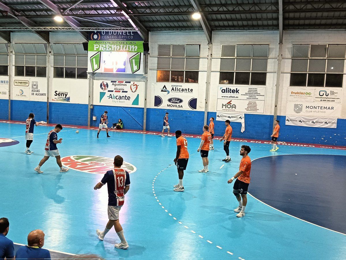 El Servigroup Benidorm de Balonmano avanza en Copa del Rey tras un ...