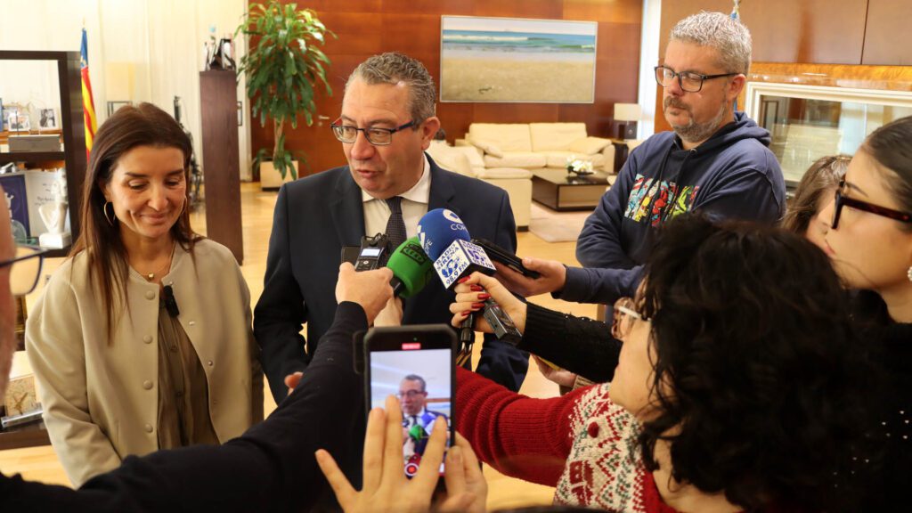 Atención a medios alcalde de Benidorm, Toni Pérez - Ayuntamiento de Benidorm - Ayuntamiento de Benidorm